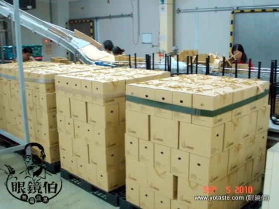 文旦寄日本的國際生產線,為台灣的企業製造最高品質的中秋禮盒